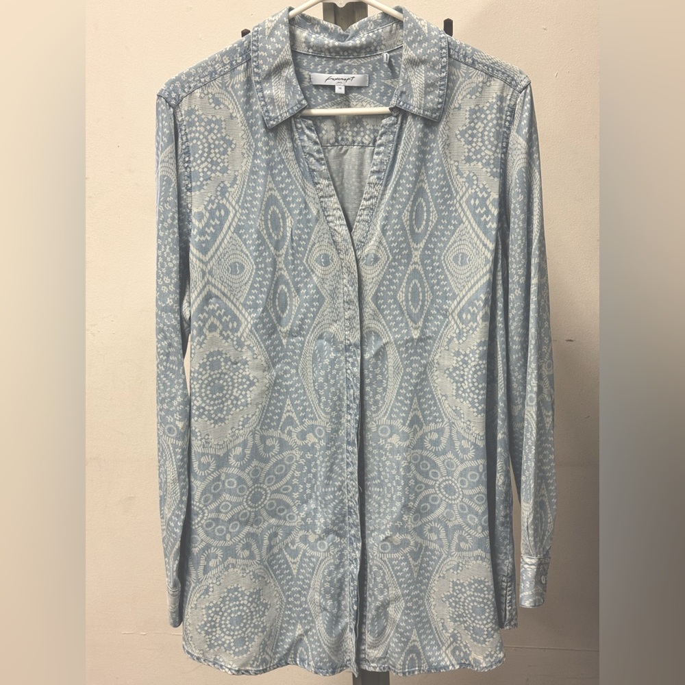 Ladies Foxcroft NYC button down Tencel blouse